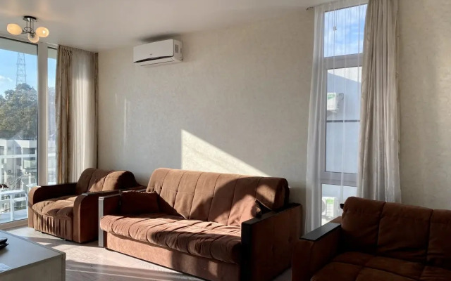 Green Palace 1 S Podogrevaemym Basseynom Krugly God Apartment