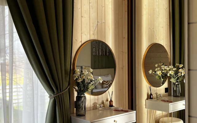 Частный дом в березах