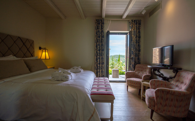Alistos Hotel