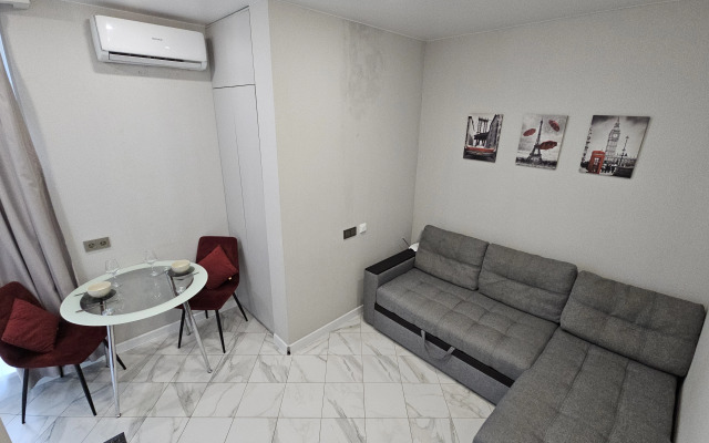 Апартаменты Уютная Студия с Бассейном в GreenPalace