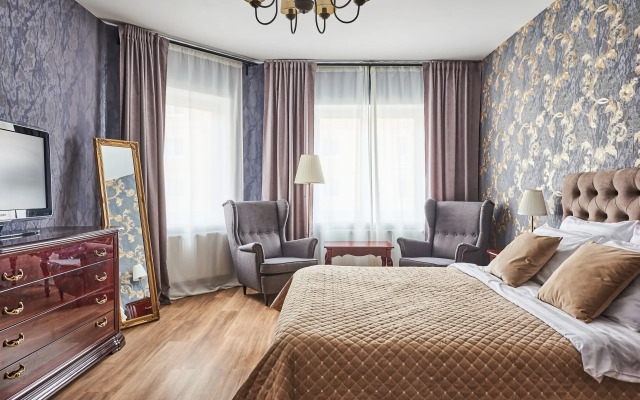 Prostornye Apartamenty u Yekaterininskogo Parka Flat