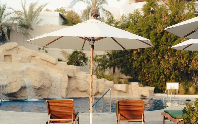 Dubai Marine Beach Resort & Spa Hotel