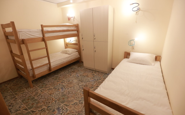 Midtown Hostel