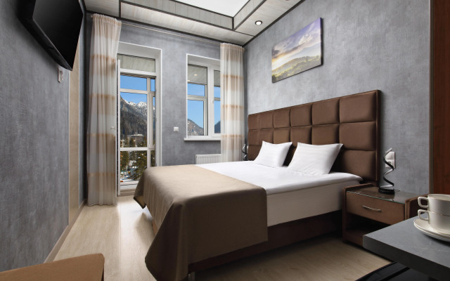 Миррос Субай Отель Домбай