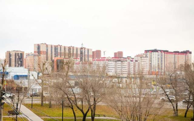 Апартаменты Просторная 2х Комнатная на Алексеева 115