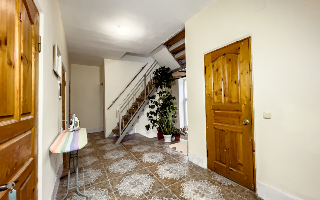 Gostevoy Dom Medovy Guest House