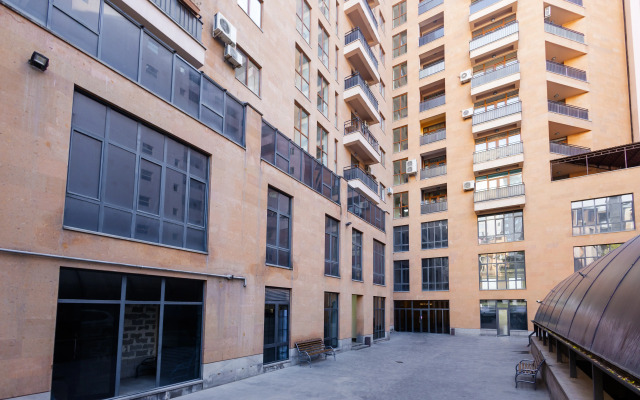 2-K v Novostroyke, Ulitsa Arama, Di482 Flat