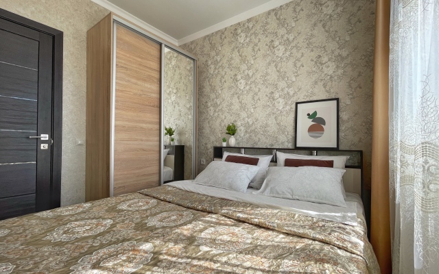 Двухкомнатные Апартаменты Люкс  на 9 человек в курортной зоне Ессентуков