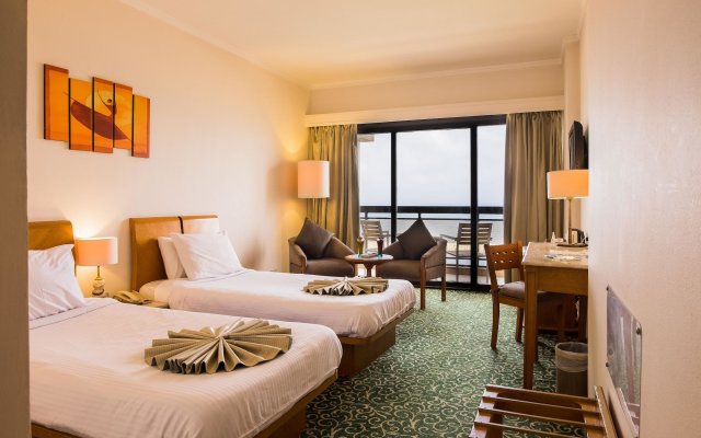 Отель Plaza Hotel Alexandria