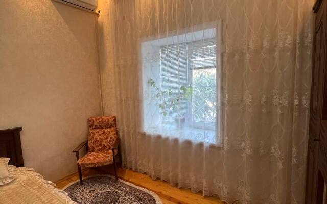 Апартаменты Азиза Гильядова 24