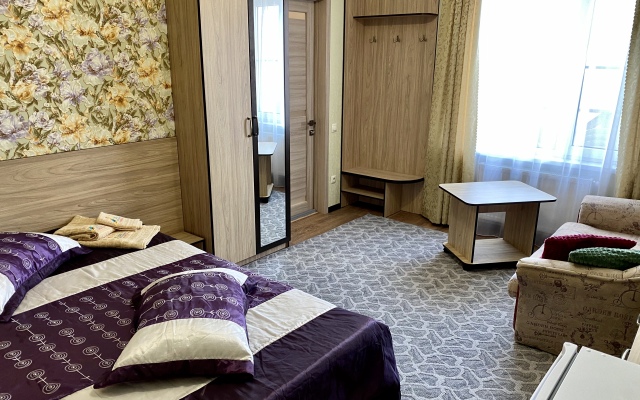 38 Popugaev Guest House