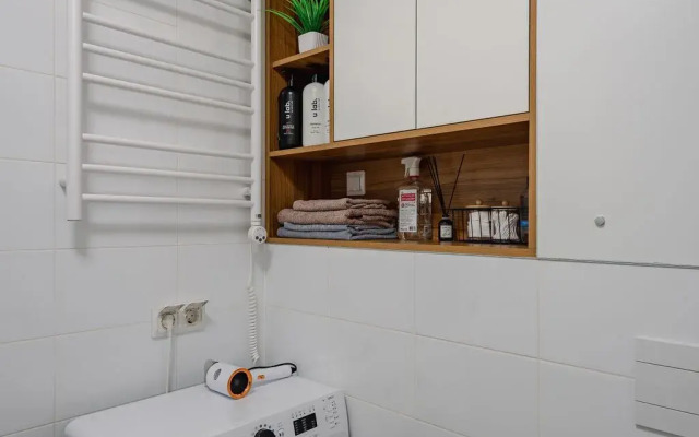 U Metro Aminyevskaya Flat