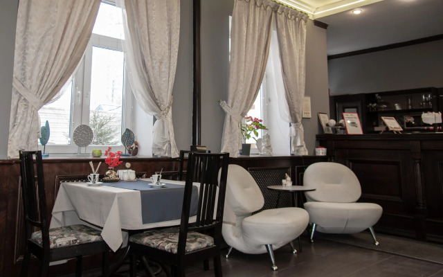 Orange House Hotel