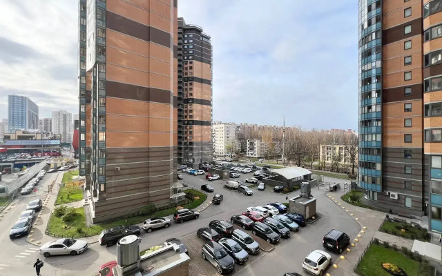 Uyutnaya I Svetlaya U Metro Flat