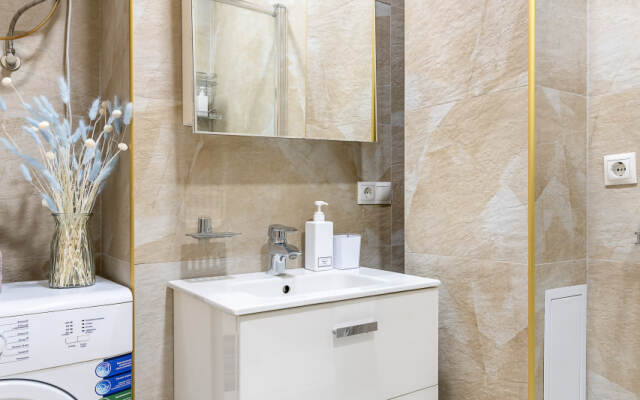 Apart Vl Na Naberezhnoy S Vidom Na More Apartments