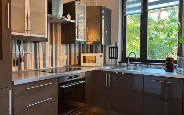 Квартира С отдельной спальней и балконом в центре Поляны