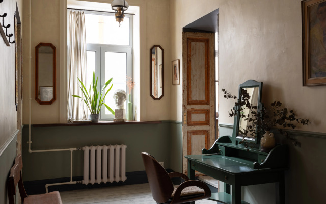 Ryadom S Nikolskim Sadom I Kofeyney Aster Apartment