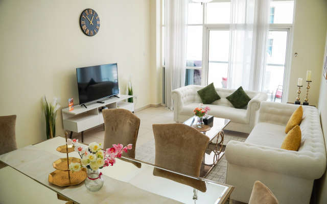 Апартаменты Stunning Canal And Burj View