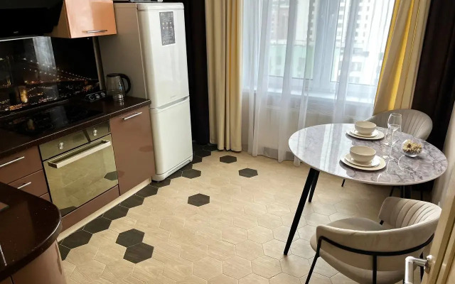 Semeyny Standartny Nomer v Tsentre Apartments