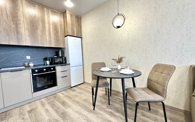 Evkalipt s Dizaynerskim Remontom v Sovremennom Rayone Apartments