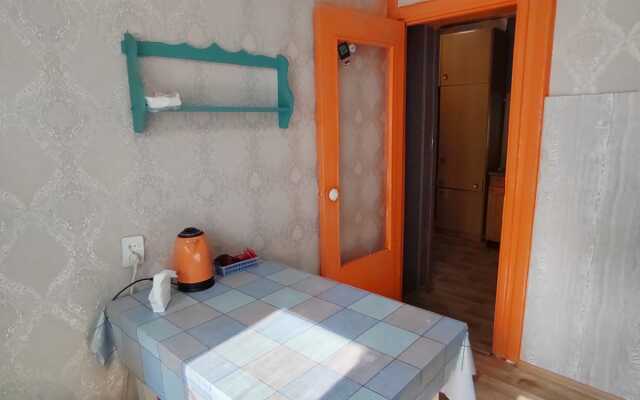 Three-room apartment in the Center