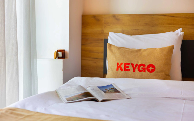 KeyGo #0050, Studio, Next To English Park Apartments