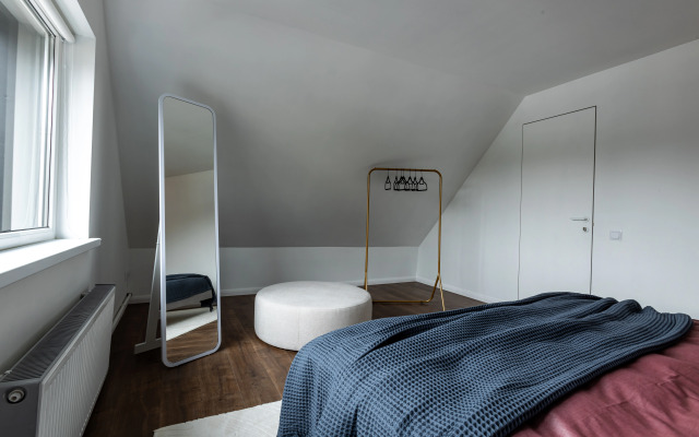Sherl Private house
