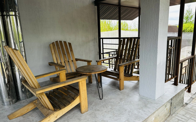 Вилла на берегу реки около Минска