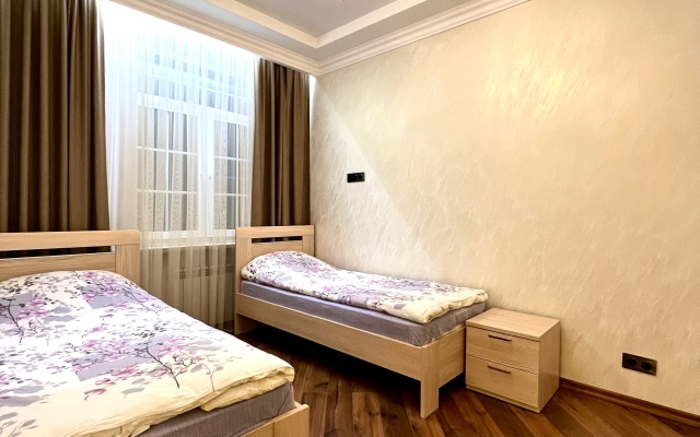 Trokhkomnatnaya Premium Klassa na Sovetskoy 21 Flat