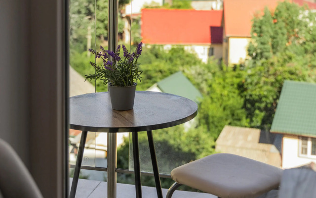 Dizaynerskaya Studiya V Zhk Sen-Trope Apartments