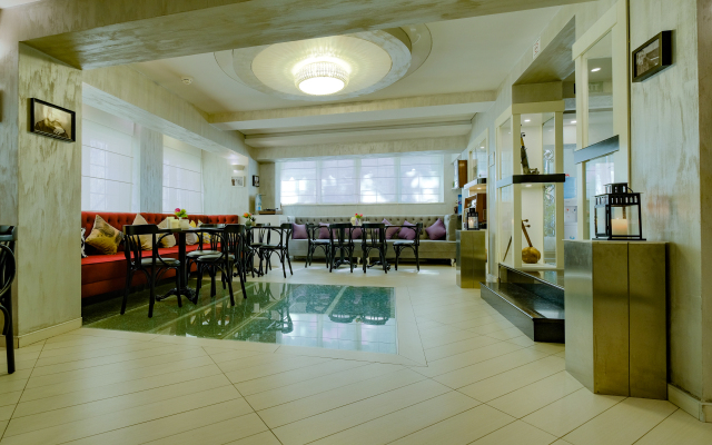 Maestro Hotel
