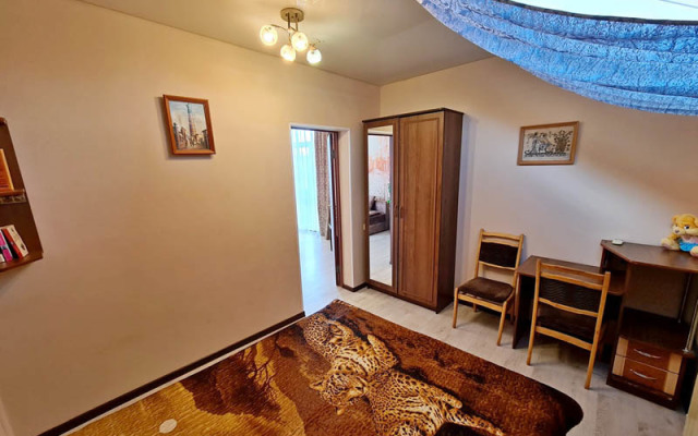 Taunhaus so svoim dvorom Kubanskij Dvorik 1 Private house