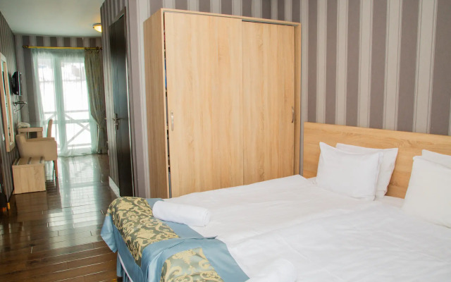 Hotel Edelweiss Hotel