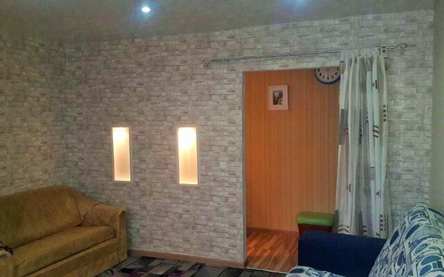 Na Internatsionalnoy Apartment