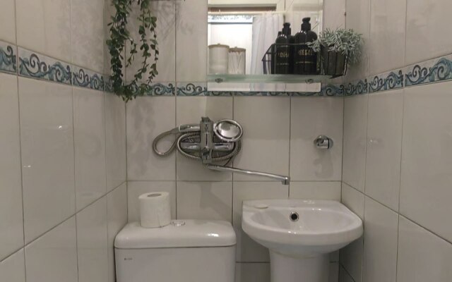 Malen'kaya Dlya Dvoikh Flat