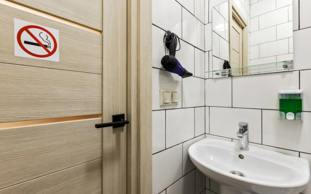1 Revolyutsionnyij prospekt 25/12 Flat