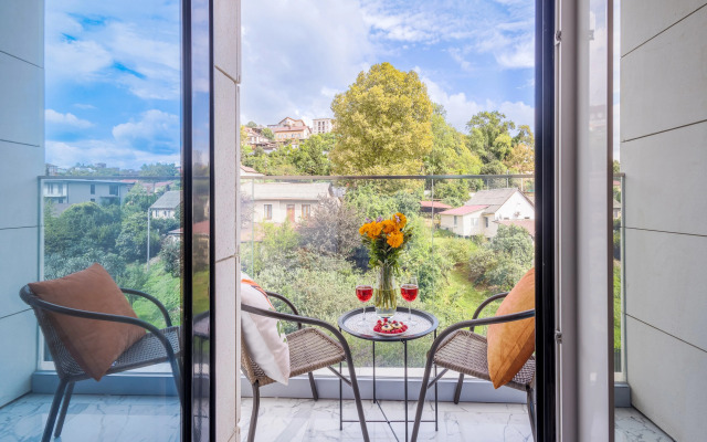 Квартира с бассейном на территории МореСолнцеАпарт 4