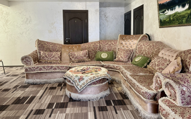 Gostevye Domiki U Termalnykh Istochnikov Ot Travel Khotels Anturazh Guest House
