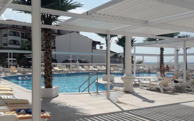 Taliana Beach Residence Apartment