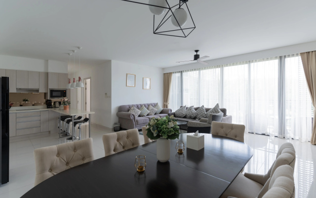Апартаменты Cassia Residences Laguna 3 bedroom lake and sea view