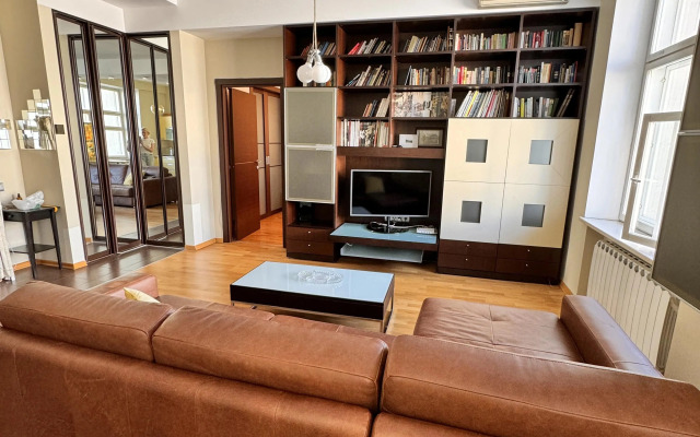 U krasnoy ploschadi Flat