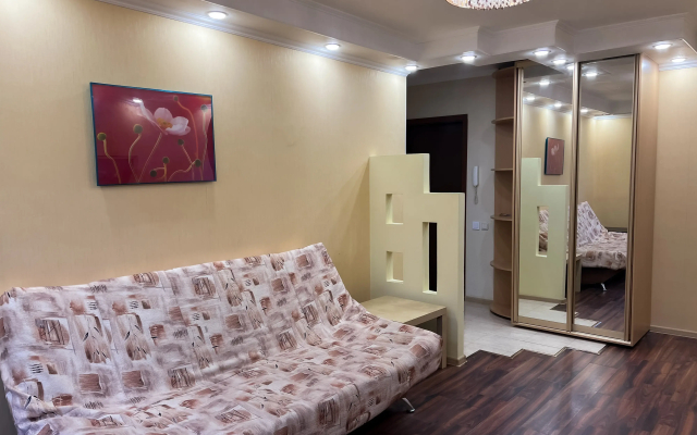 Квартира 3-комнатная на Беринга 10