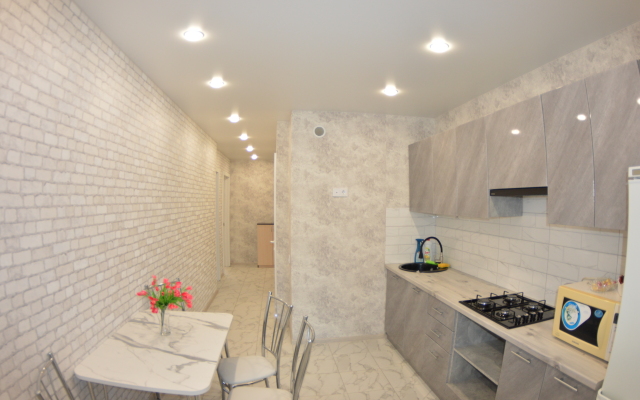 Апартаменты Уютная двухкомнатная квартира на Верхней Дуброве