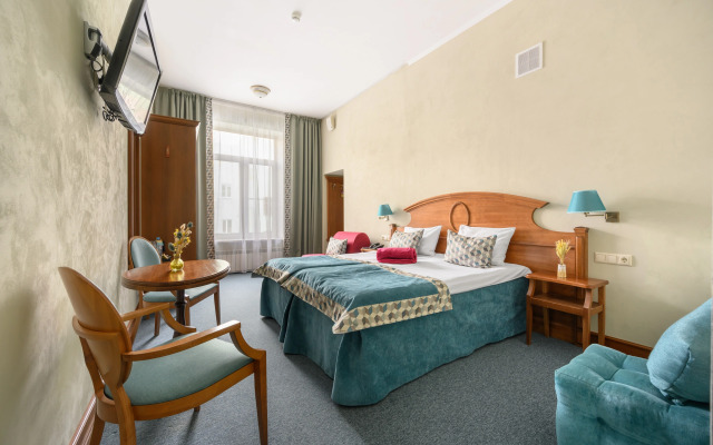 3 Mostа Hotel