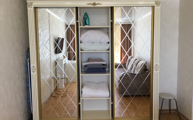 Naprotiv Kristalla Flat