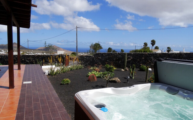 Aloe In Teseguite On Lanzarote Chalet