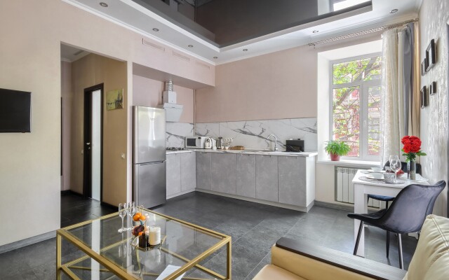 Апартаменты MMyhomeYourhome на Невском 84-86