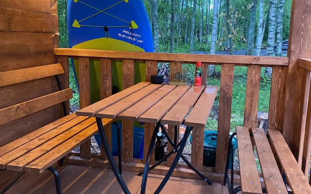s Baney na Beregu Ozera Chalet