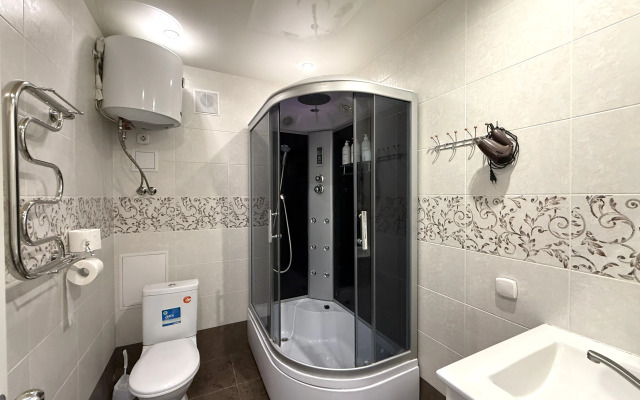 V ZHK Vidnyj Solnce Vstayot k Obedu Apartments