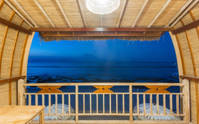 Курортный отель The Dewi Premier